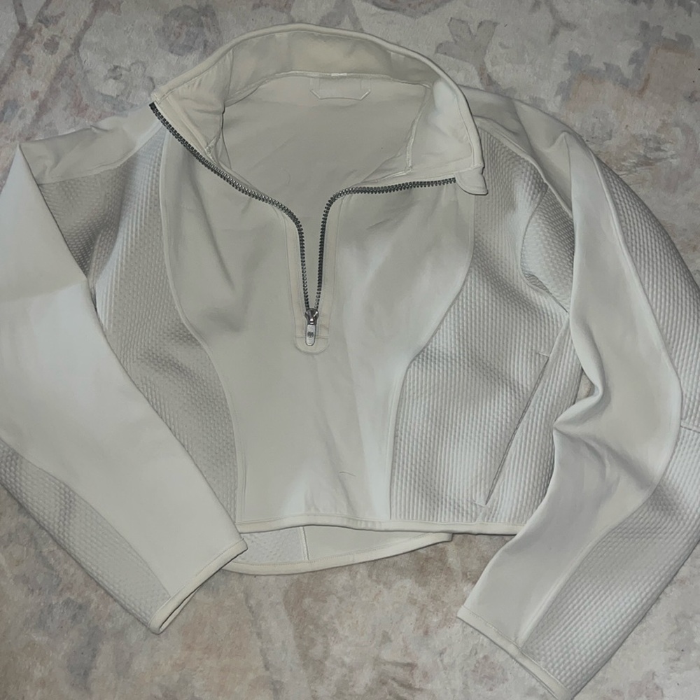 Women’s cream colored lululemon crop 3/4 zip